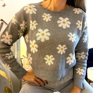 Aster Women’s Floral Crewneck Gray White Knitted Casual Sweater Top Winter S